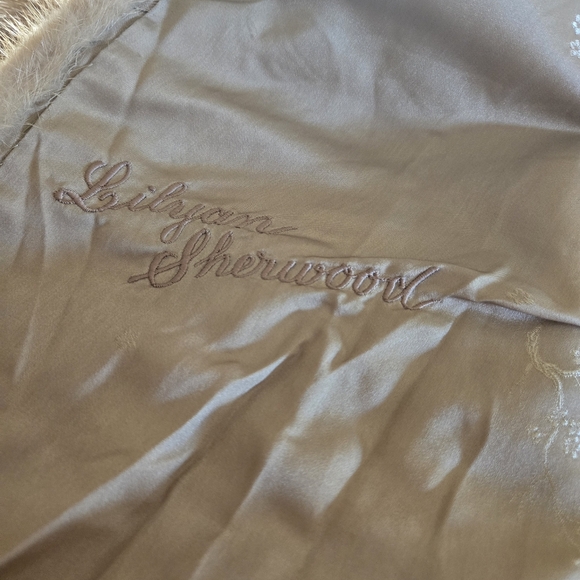 C. Jorgensen Furs of Pasadena Mink Elegant Tan Fur Cape Jacket - Picture 6 of 6